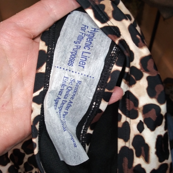 Time And Tru Sexy Keyhole Front Leopard Print One Piece Swimsuit - Picture 13 of 15